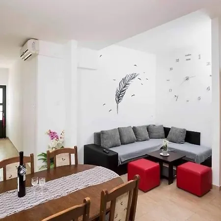 Ivica Martic Apartment Duce